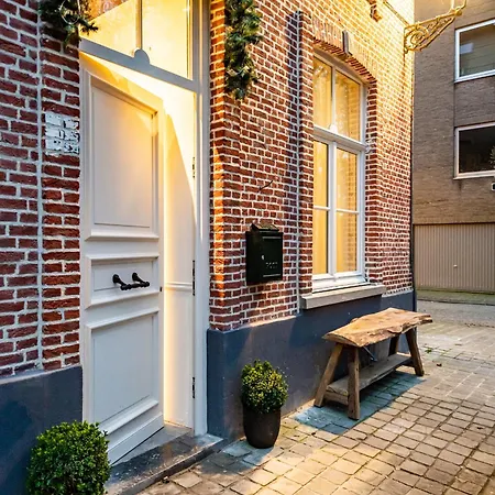 Romantic Escape And Wellness At Miss Tinguett In Homestay szállás *