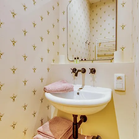 Romantic Escape And Wellness At Miss Tinguett In Homestay szállás *