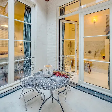 Romantic Escape And Wellness At Miss Tinguett In Homestay szállás