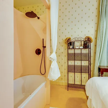 Romantic Escape And Wellness At Miss Tinguett In *