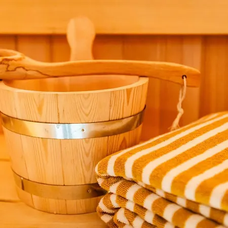 Romantic Escape And Wellness At Miss Tinguett In Bruggy